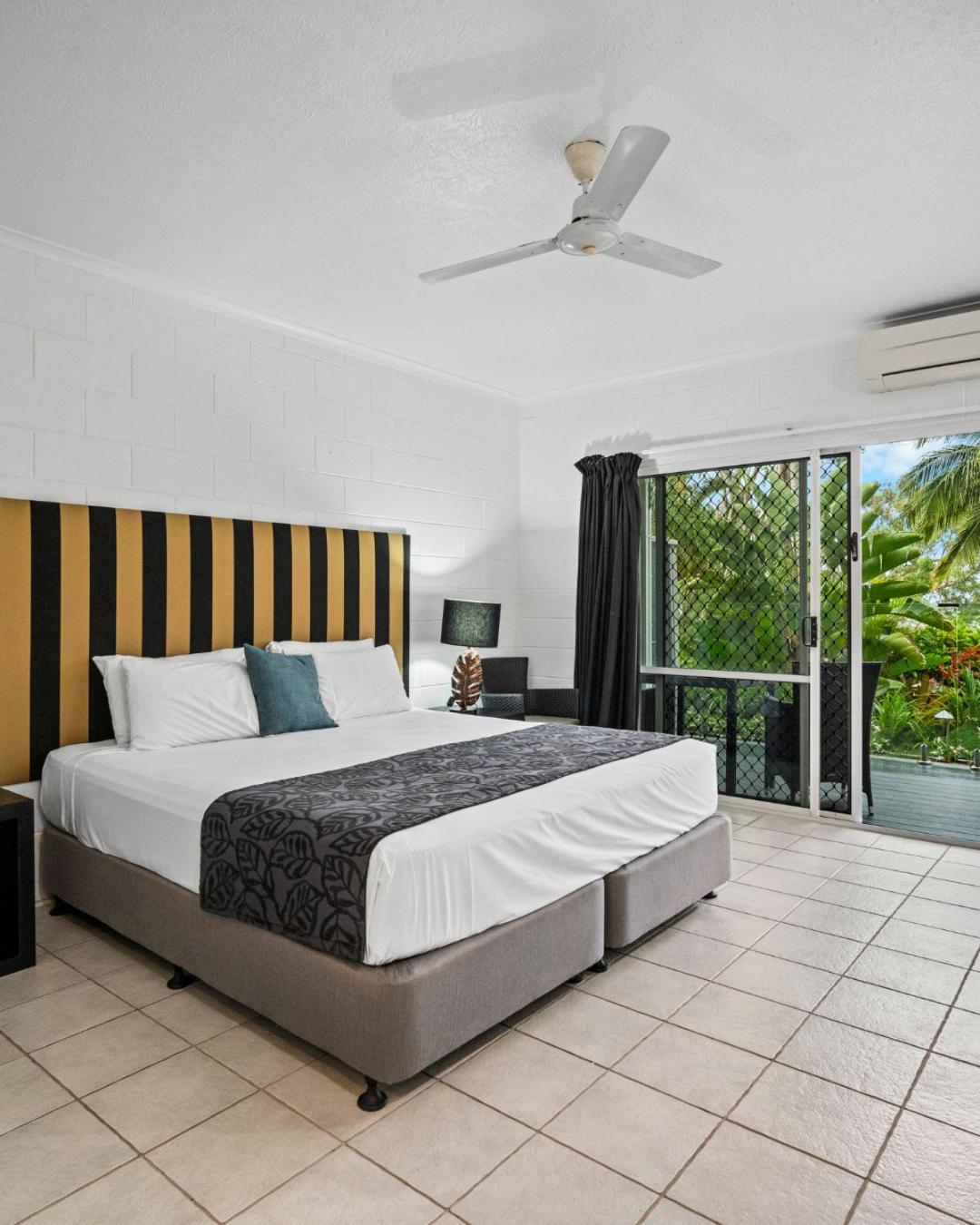 Colonial Palms Motor Inn Airlie Beach Exterior photo