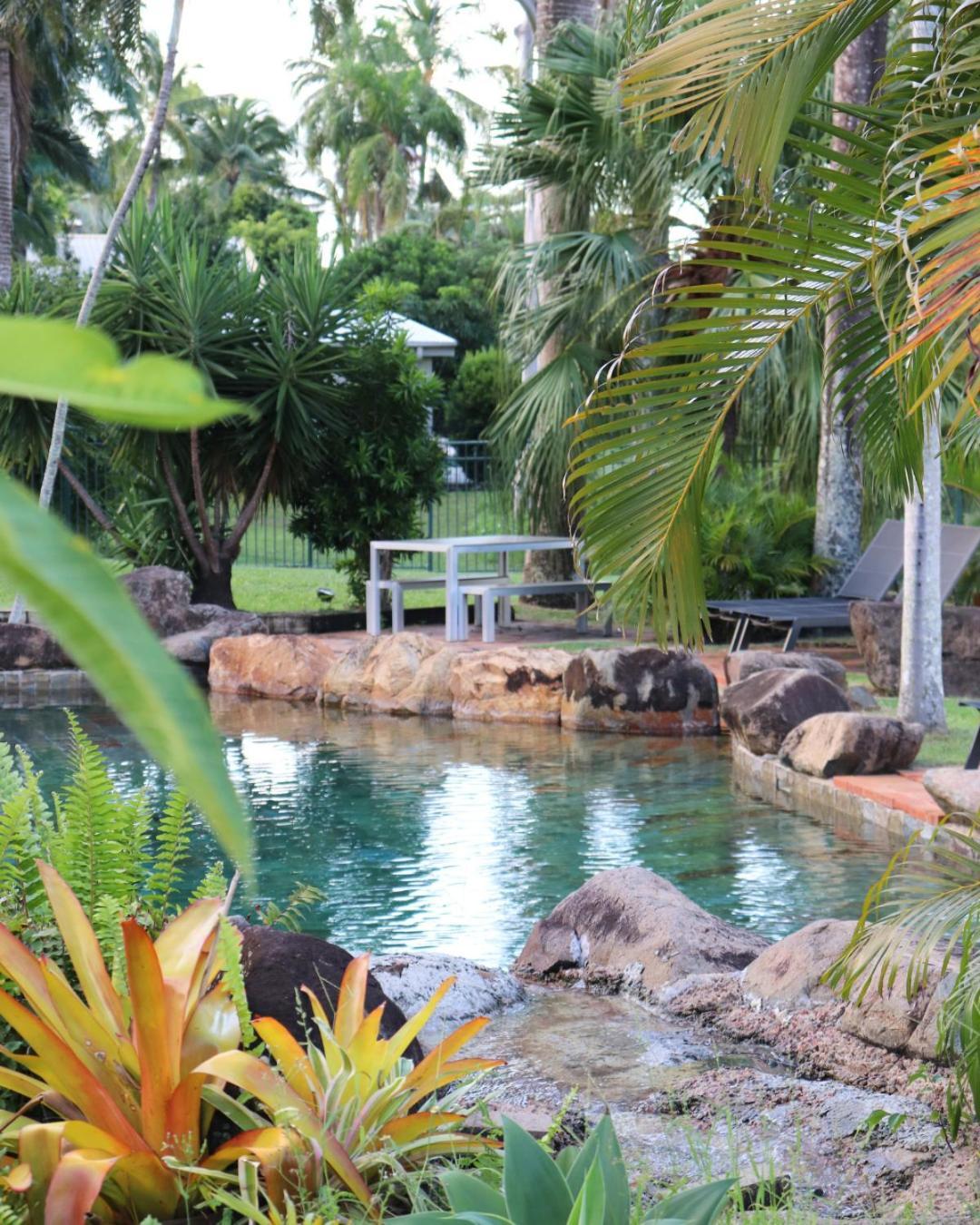 Colonial Palms Motor Inn Airlie Beach Exterior photo